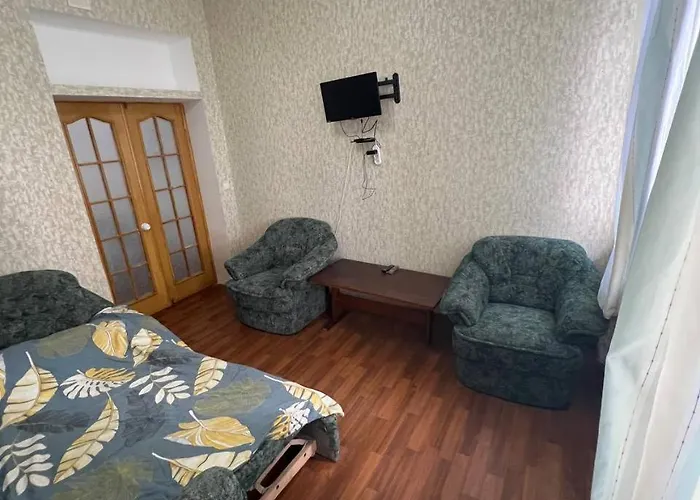 біля жд вокзалу 5 спальних місць אודסה